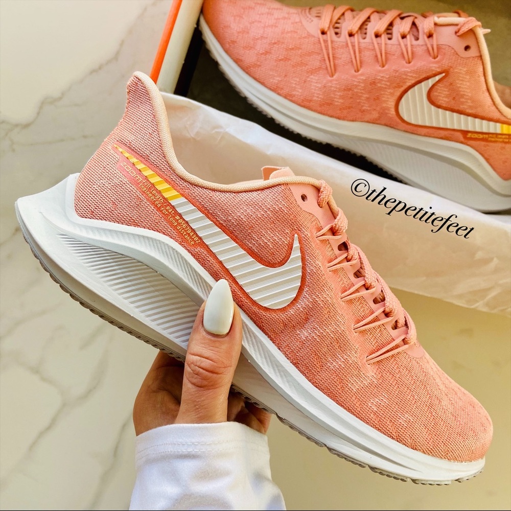NWT Nike Air Zoom Vomero 14 running sneakers shoes